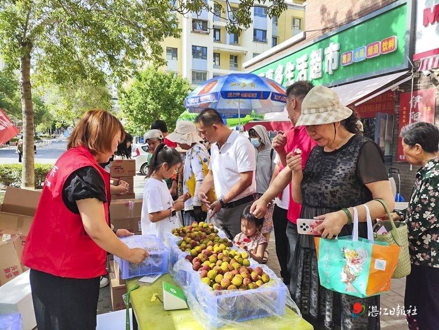 24小时“飞”越万里 湛江荔枝搭乘京东“鲜”达新疆